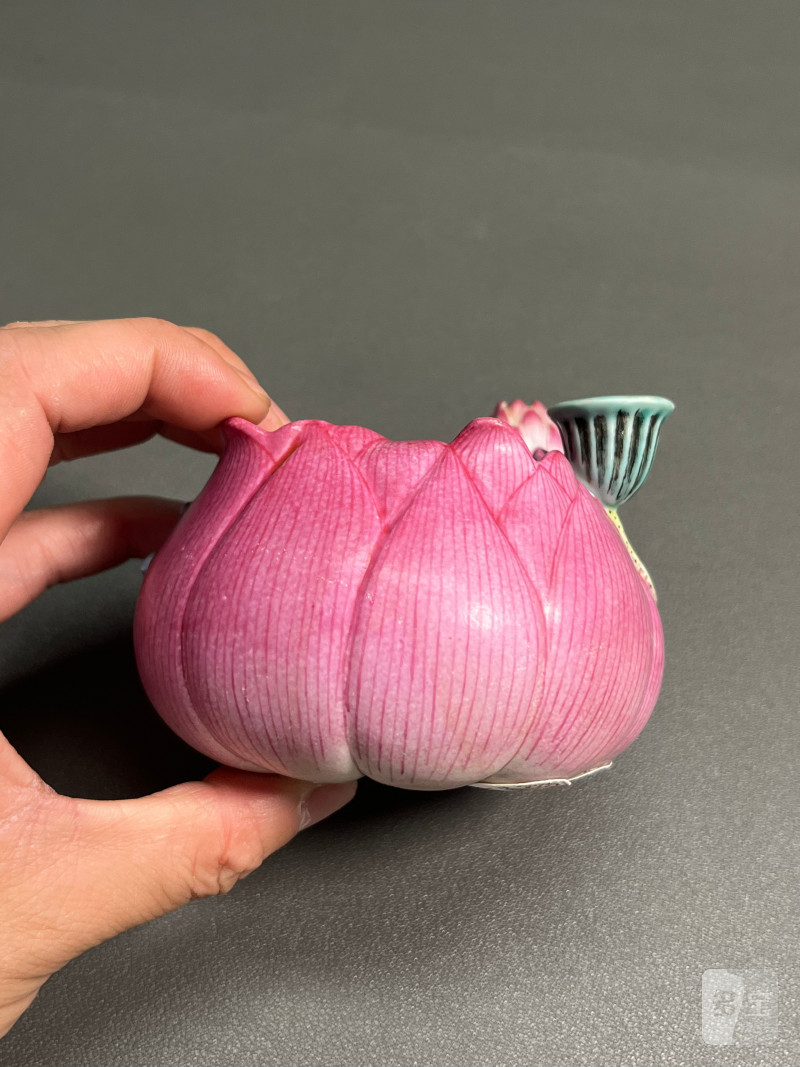 清乾隆  粉彩荷花形水盂 - 图8